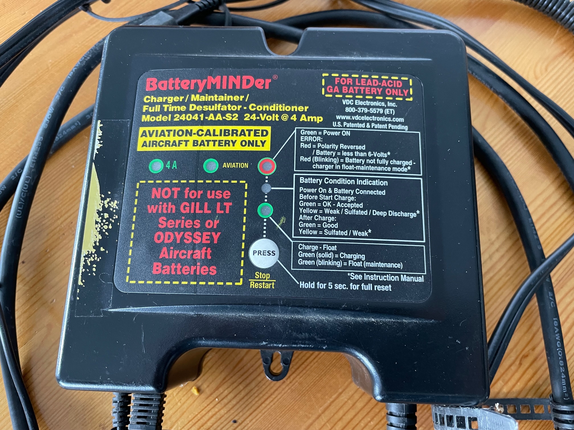 Chargeur /Mainteneur de batterie et désulfateur 24V @ 4 amp