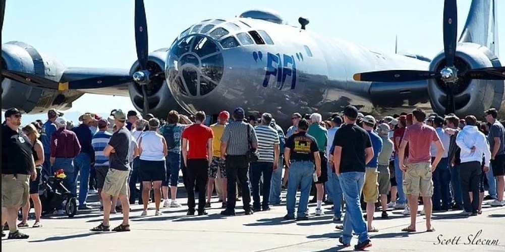 Visite des B-29 Fifi et B-25 Mitchell de la CAF à Gatineau