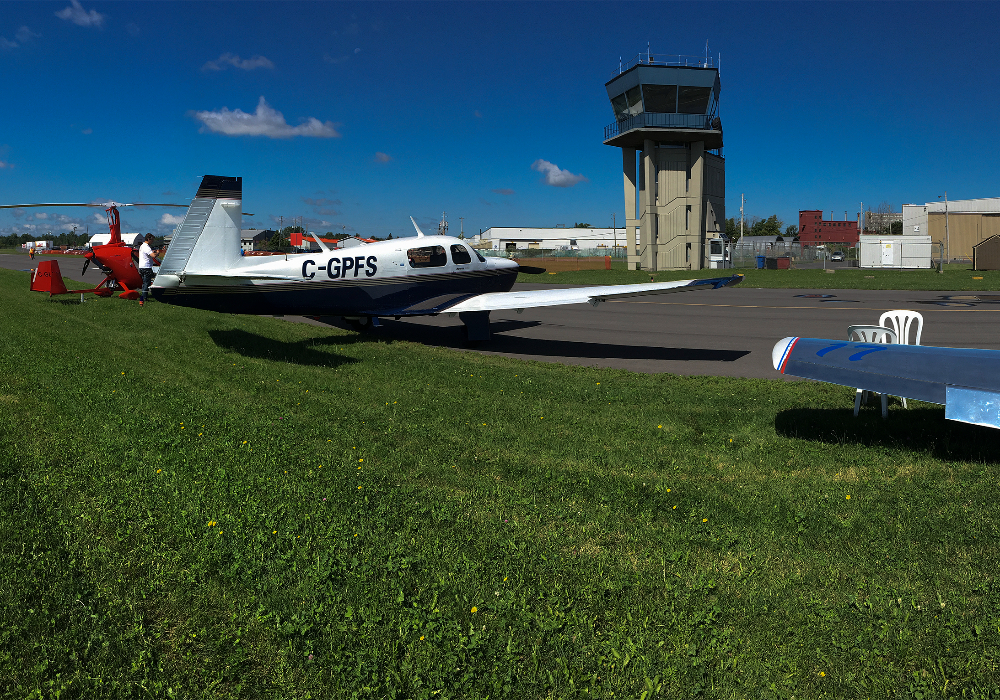 Deux écoles de pilotage à Saint-Jean (CYJN)